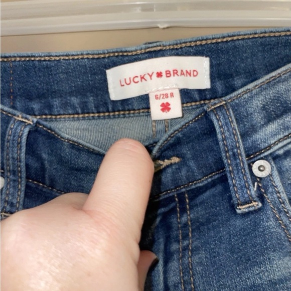 Lucky Brand Women’s Sweet Mid Rise Straight Jeans Blue Denim Regular Fit sz 6 - Picture 3 of 7